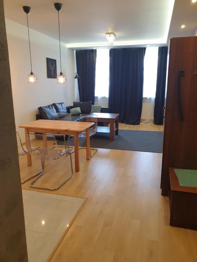 Apartamenty Rynek Лежайск Екстериор снимка